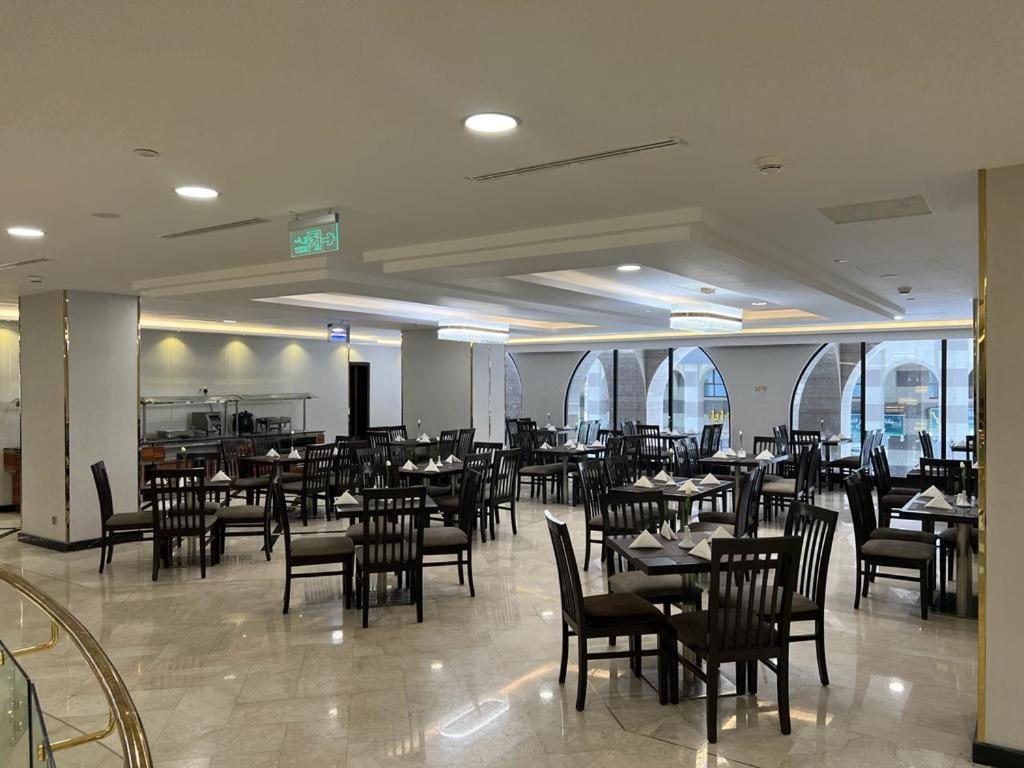 Al Ansar Golden Tulip Hotel Medina Exterior foto